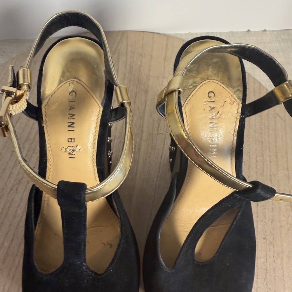 Gianni Bini Womens Black Suede Wedge Platform Heels Gold Strap Size 7.5 - Picture 5 of 7